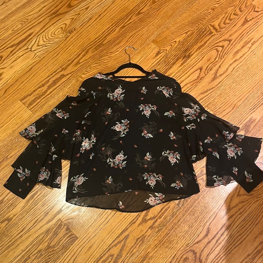 Zara Woman’s Black Floral Ruffle Blouse Size M